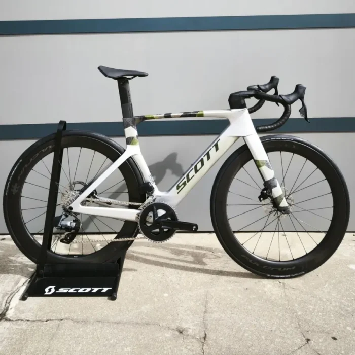 BICICLETA SCOTT FOIL RC 30 COM RODAS FULCRUM WIND 57